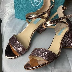 Blush rhinestone Betsey Johnson heel Sz 8.5